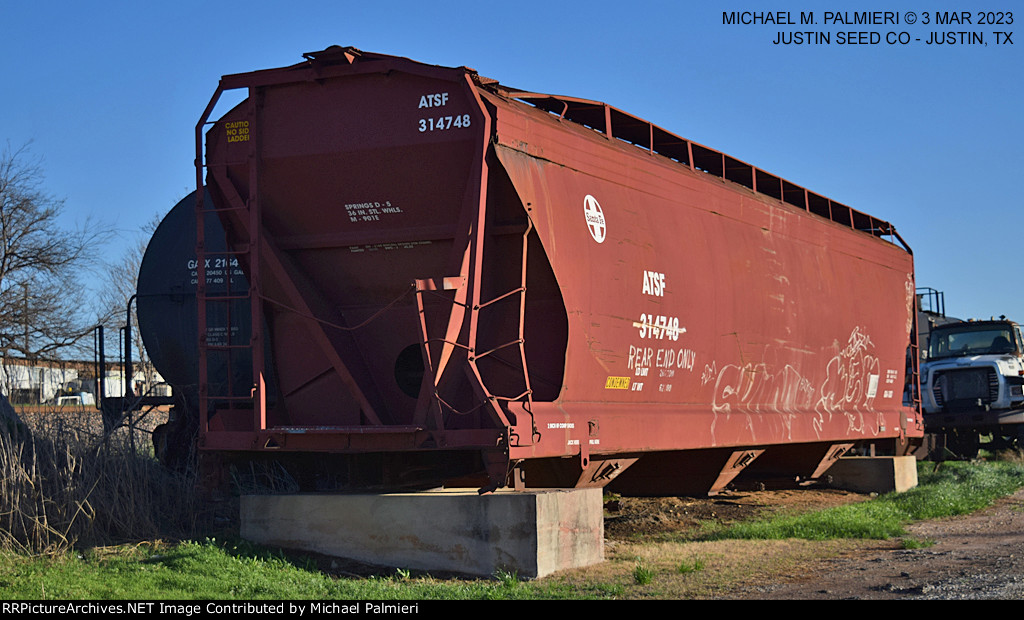 ATSF Covered Hopper 314748